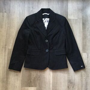 Tommy Hilfiger blazer size 8 small flaw on sleeve